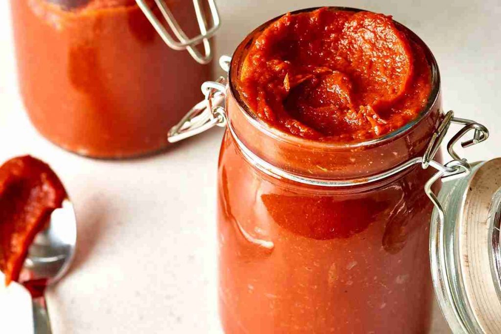 طرز تهیه رب گوجه فرنگی خانگی با ماندگاری بالا قرمز و غلیظ مثل کارخانه ای 6 طرز تهیه رب خانگی