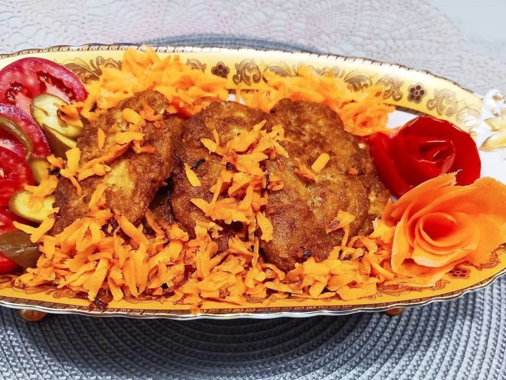طرز تهیه شامی هویج خوشمزه و لذیذ با گوشت چرخ کرده و سیب زمینی 14 طرز تهیه شامی هویج