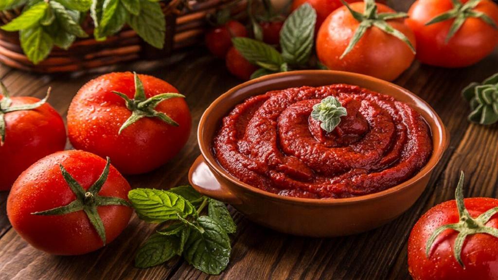 طرز تهیه رب گوجه فرنگی خانگی با ماندگاری بالا قرمز و غلیظ مثل کارخانه ای 18 طرز تهیه رب گوجه فرنگی خانگی غلیظ خوشمزه و خوشرنگ سنتی در منزل