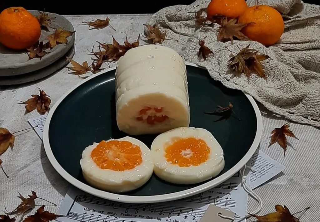 طرز تهیه دسر نارنگی ساده با ژلاتین بدون نیاز به قالب در بطری آب 16 طرز تهیه دسر نارنگی