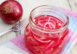 طرز تهیه ترشی پیاز قرمز
