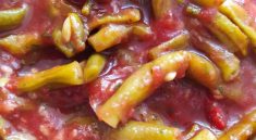 نحوه تهیه ترشی لوبیا سبز با گوجه فرنگی رنده شده خوشمزه و خوشرنگ 2 طرز تهیه ترشی لوبیا سبز با گوجه فرنگی رنده شده خوشمزه و خوشرنگ
