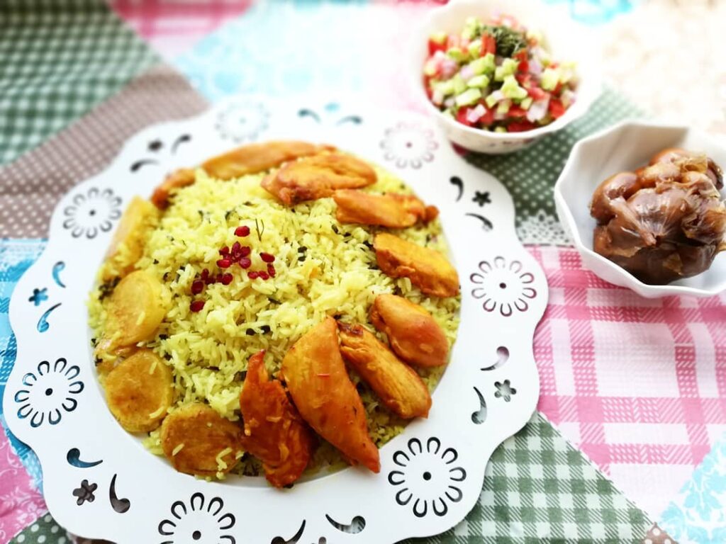 نحوه تهیه ریحان پلو با مرغ تکه خرد شده و رب ساده و راحت 4 طرز تهیه ریحان پلو