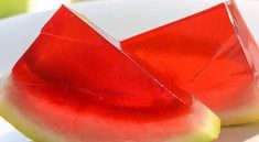 طرز تهیه ژله میوه ای در پوست هندوانه