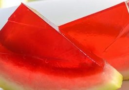 طرز تهیه ژله میوه ای در پوست هندوانه