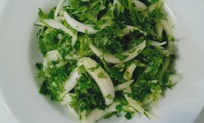 طرز تهیه پیاز جعفری