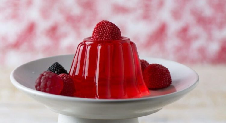 طرز تهیه ژله ساده در قالب