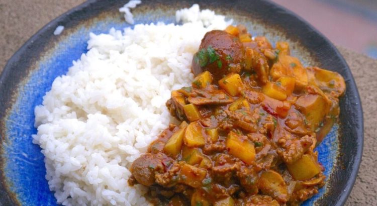 طرز تهیه خورش قارچ با گوشت چرخ کرده