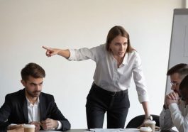آسیب‌های قلدری در محیط کار
