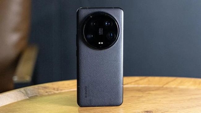 قیاس دو پرچمدار سامسونگ و شیائومی؛ Xiaomi 14 Pro و S24Ultra_نارنجی پوش 3 گوشی شیائومی 14