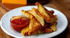 نحوه تهیه اسنک پیتزایی با خمیر خانگی و مرغ در فر_نارنجی پوش 4 طرز تهیه اسنک پیتزایی