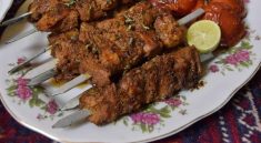 نحوه تهیه جوجه فسنجونی تابه ای با گردو و رب انار به روش رستورانی_نارنجی پوش 3 طرز تهیه جوجه فسنجونی