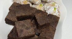 نحوه تهیه اسلایس براونی شیک و خوش طعم برای پذیرایی_نارنجی پوش 13 طرز تهیه اسلایس براونی شیک و خوش طعم برای پذیرایی