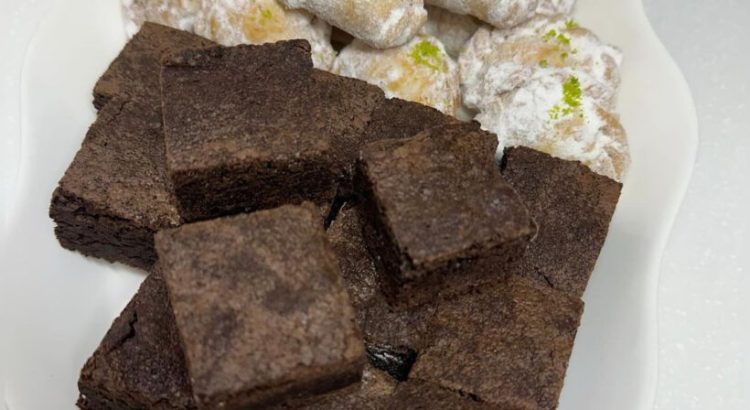 طرز تهیه اسلایس براونی شیک و خوش طعم برای پذیرایی