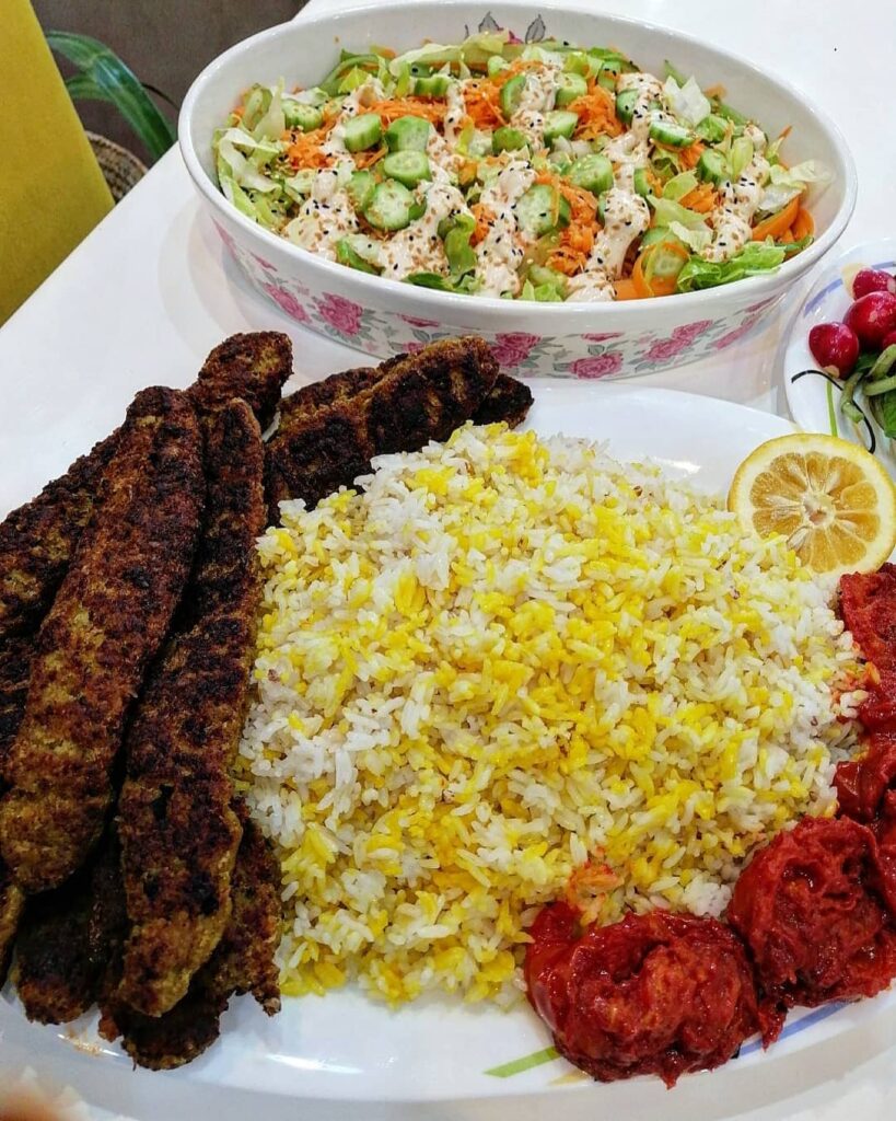 نحوه تهیه کباب کوبیده بدون ریزش با گوشت گوسفندی + همه نکات مهم_نارنجی پوش 4 طرز تهیه کوبیده
