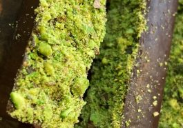 طرز تهیه شکلات دبی ترند با پسته و شعریه در خانه
