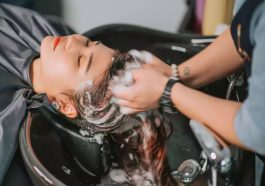 خطر پنهان شستشوی مو در آرایشگاه