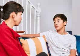 رفتار با نوجوان پرخاشگر: چطور با پرخاشگری نوجوانان مواجه شویم؟