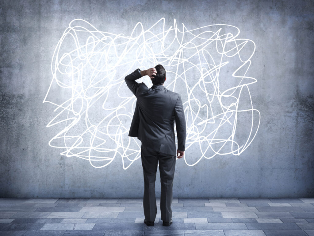 1746881121 601 ۵ ویژگی مدیران غیرحرفه‌ای چطور نارنجی پوش