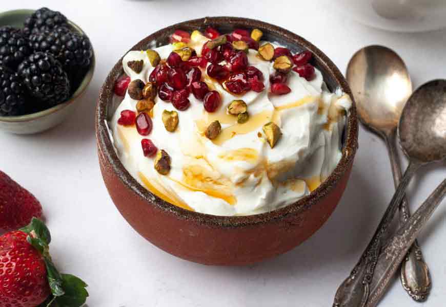 غذا و بین وعده کودک یک ساله + 8 ماست یک غذای فوری برای کودک یک ساله